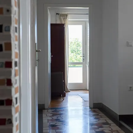 卡萨哥斯达黎加美术馆公寓 招待所 3*